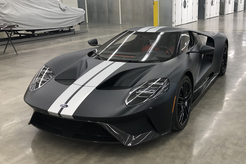 Ford GT custom paint, modifications, and personalization